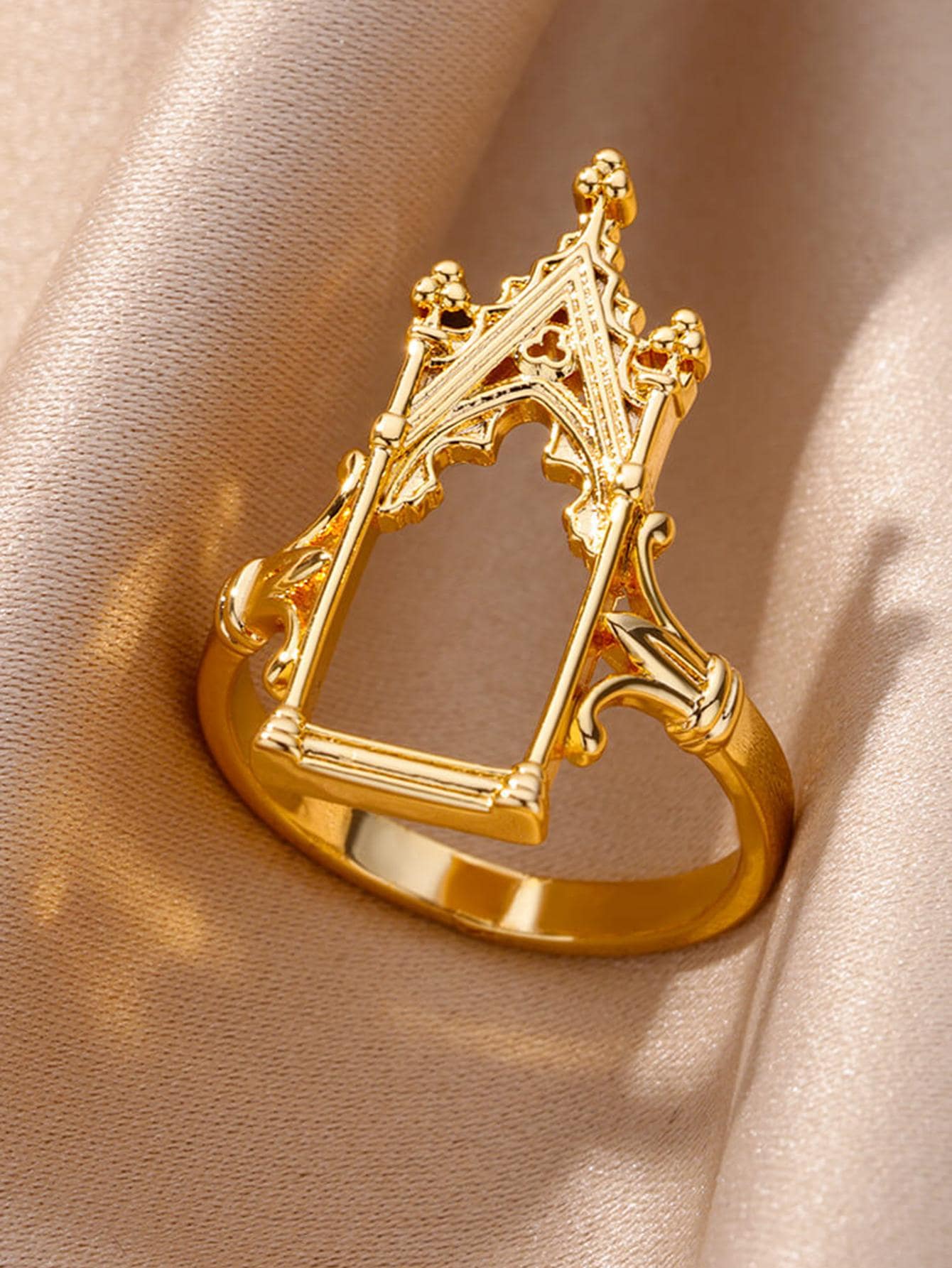 

Модные кольца для женских украшений золотой