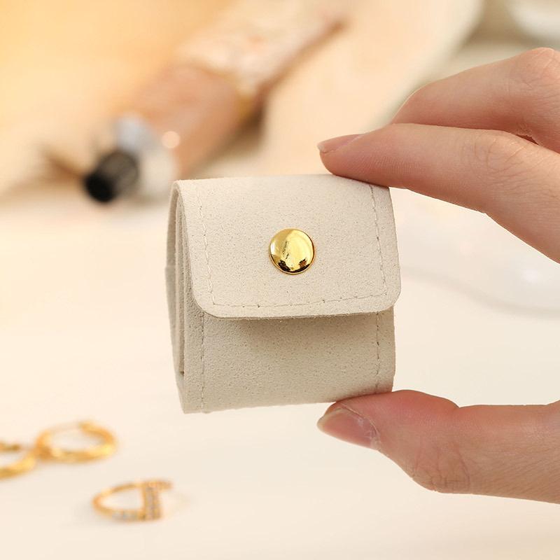 Легкое портативное хранение ювелирных изделий; Компактная мини-складная сумка для сережек и ожерелий для путешествий бежевый