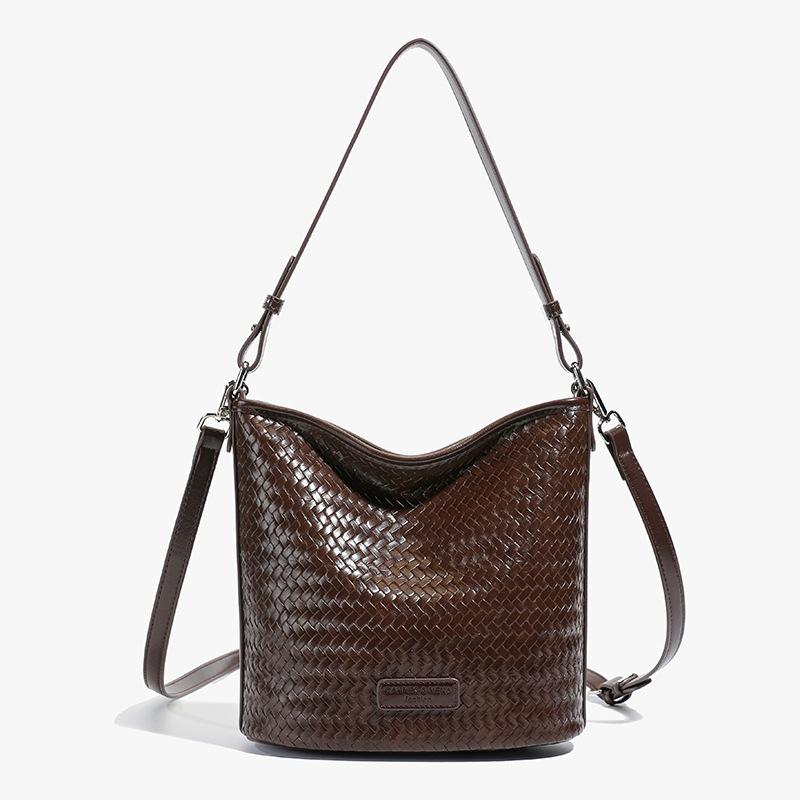 2025 New Woven Bucket Bag Women's High-end Shoulder Messenger Bag Commuter Bag Simple Casual Versatile Fashion
