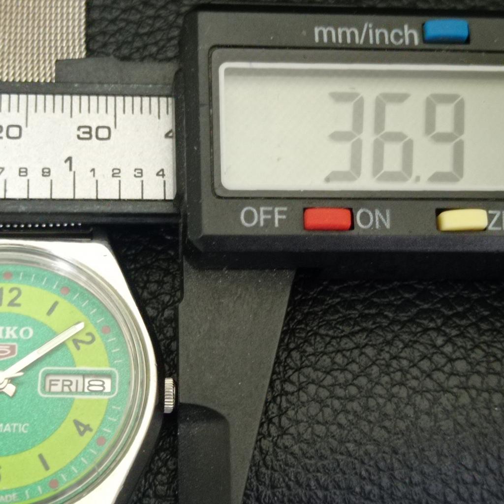 SEIKO 5 AUTOMATIC JAPAN 6309A MENS VINTAGE GREEN COLOR DIAL WATCH a702710-1 R210-a702710