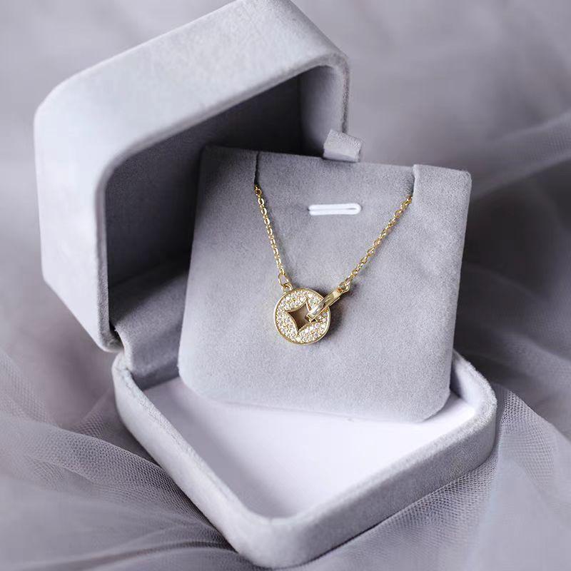 

Ожерелье из титановой стали с медной монетой, женский дизайн, высококлассное ощущение страны и династии, цирконовый кулон, не выцветает, цепочка для ключицы