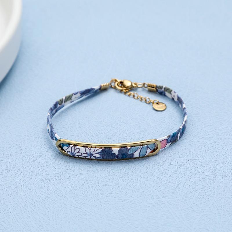 Ethnic Style Personalized Trendy Gold Plated Zircon Flower Design Stainless Steel Luxury-Style Retro Fashion Women's Bracelet