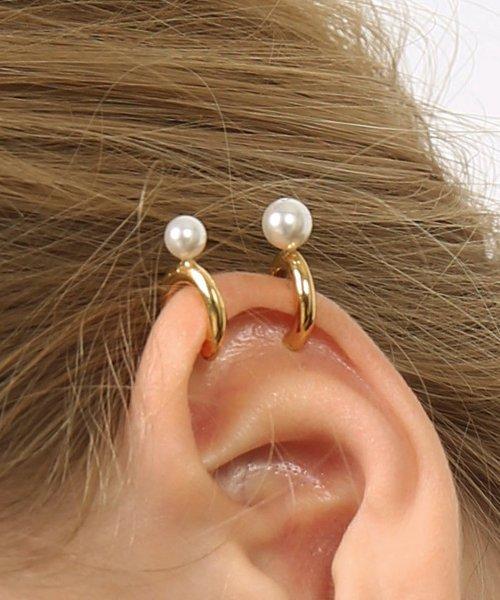 De La Lune 2 Pearl Ear Cuff_1810Gd