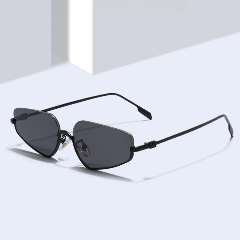 New Irregular-Shaped Metal-Frame Sunglasses for Women Outdoor UV-Protective Eyeglasses UV400 Trendy Street Style Shades