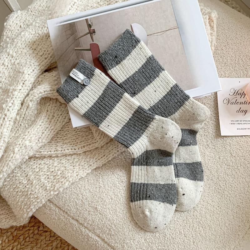 Ladies Autumn Winter Thickened Warm Trend Yarn Button Stripe Cloth Logo Vertical Stripe Wool Medium Tube Pile Socks