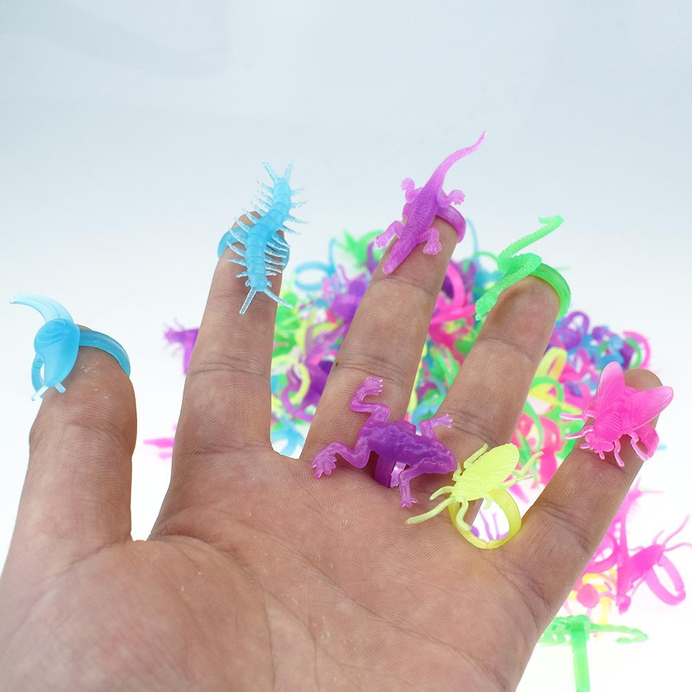 100Pcs/bag Novelty Mini Centipede Snake Gecko Insect Ring Model Toy Funny Halloween Children Fluorescent Effect Gadgets Toy Gift