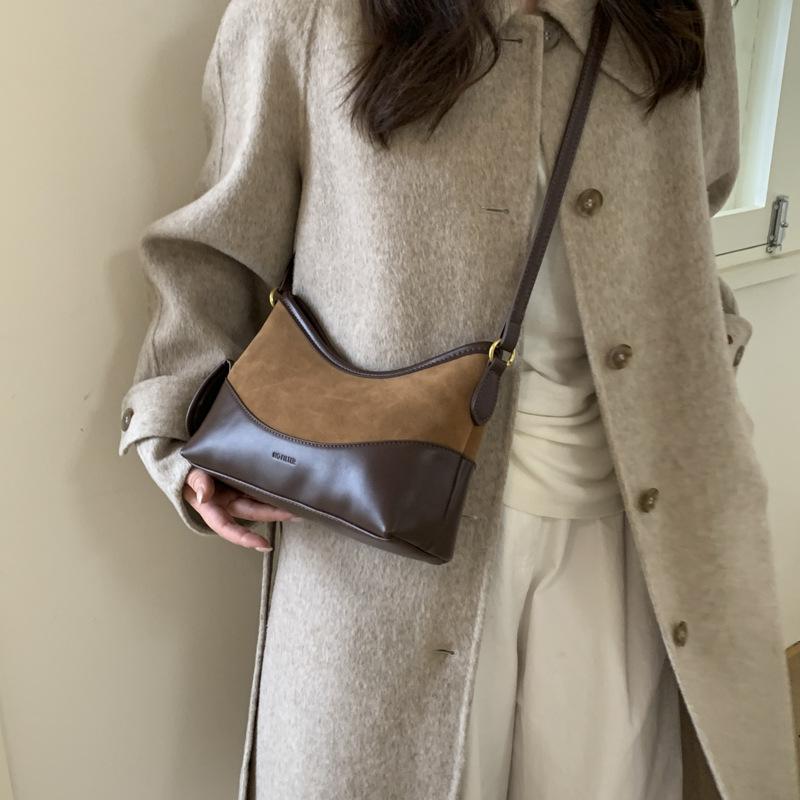 Frosted bag women's 2025 new commuter bag autumn and winter high sense popular retro shoulder bag crossbody bucket bag