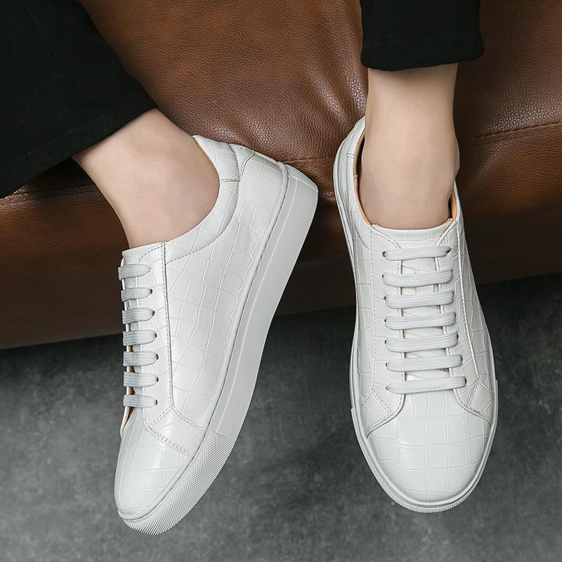 New Men's Shoes Mans Casual Shoes Quality Leather Flats Shoes Walk Sneakers Oxford Men Korean Version Daily Commute Casual Shoes