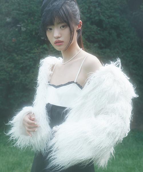 Zizemuseum Hair Fur Jacket (White)