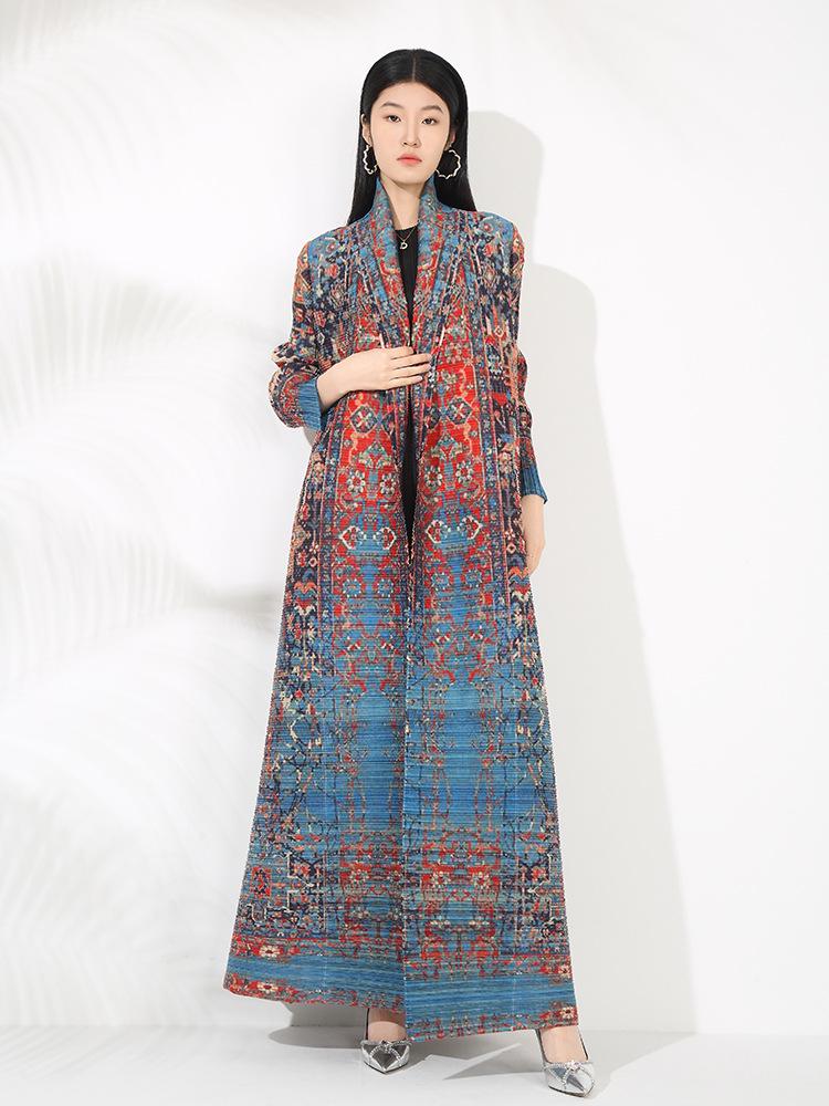 

Плиссированный длинный тренч с принтом для женщин - Весна 2025 Лацкан Свободный крой Большой размер Длинный рукав Халат One Size