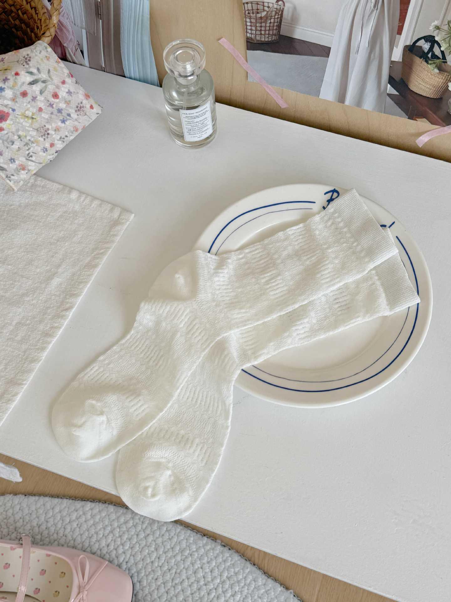 Women s Mid-Calf Summer Slouch Socks - Korean Style Geometric Rhombus Lace Pure Cotton in White One Size