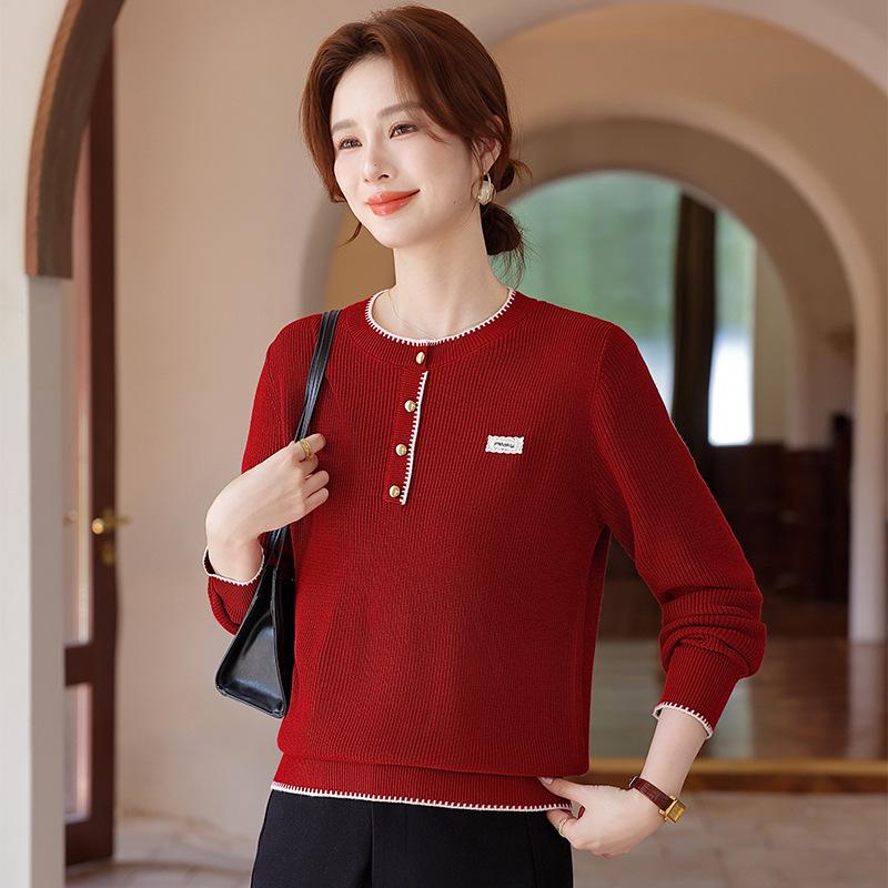 

2025 Autumn Fashion: Stylish Knit Base Shirt for Middle-Aged Women 4XL (suggested 150-165 jin)