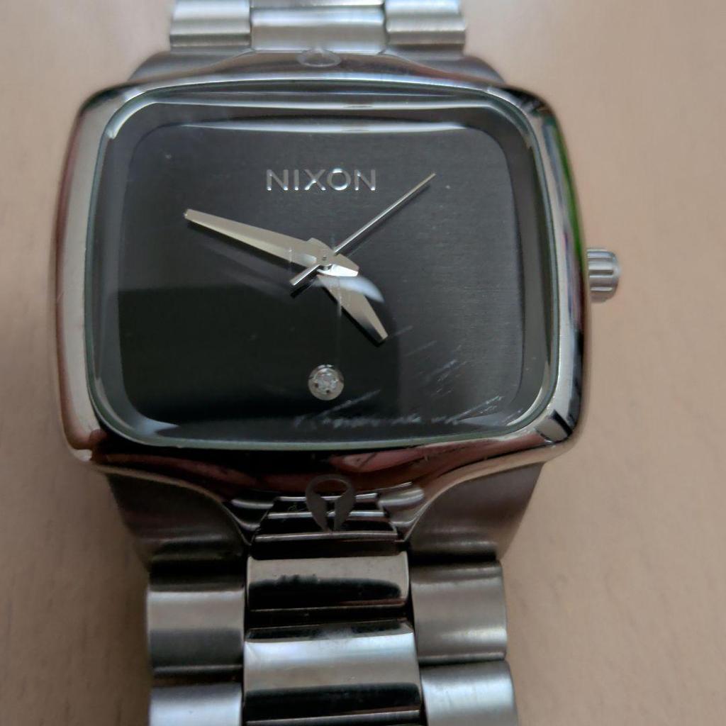 Used NIXON men's watch analog quartz
