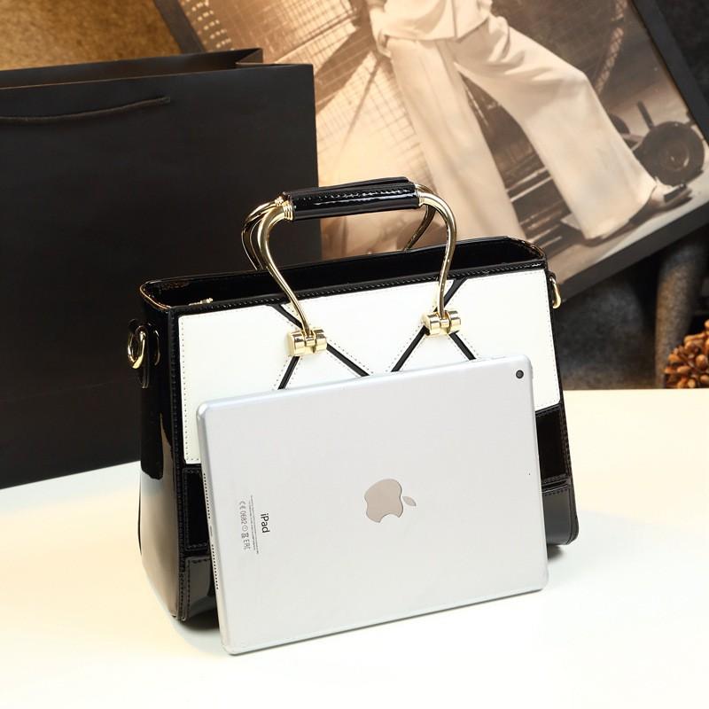 Mittlere Damen-Tragetasche in Ausführung - Crossbody-Schulterhandtasche mit Reißverschluss und Innentaschen