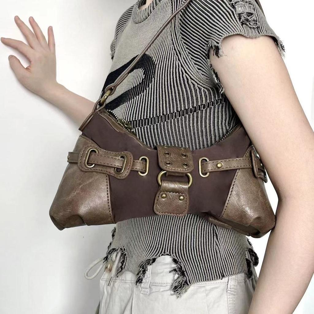 Retro Patchwork Achselhöhen-High-End-Motorrad Hot Girl High Looks Vielseitige Einzel-Schulter-Baguette-Tasche