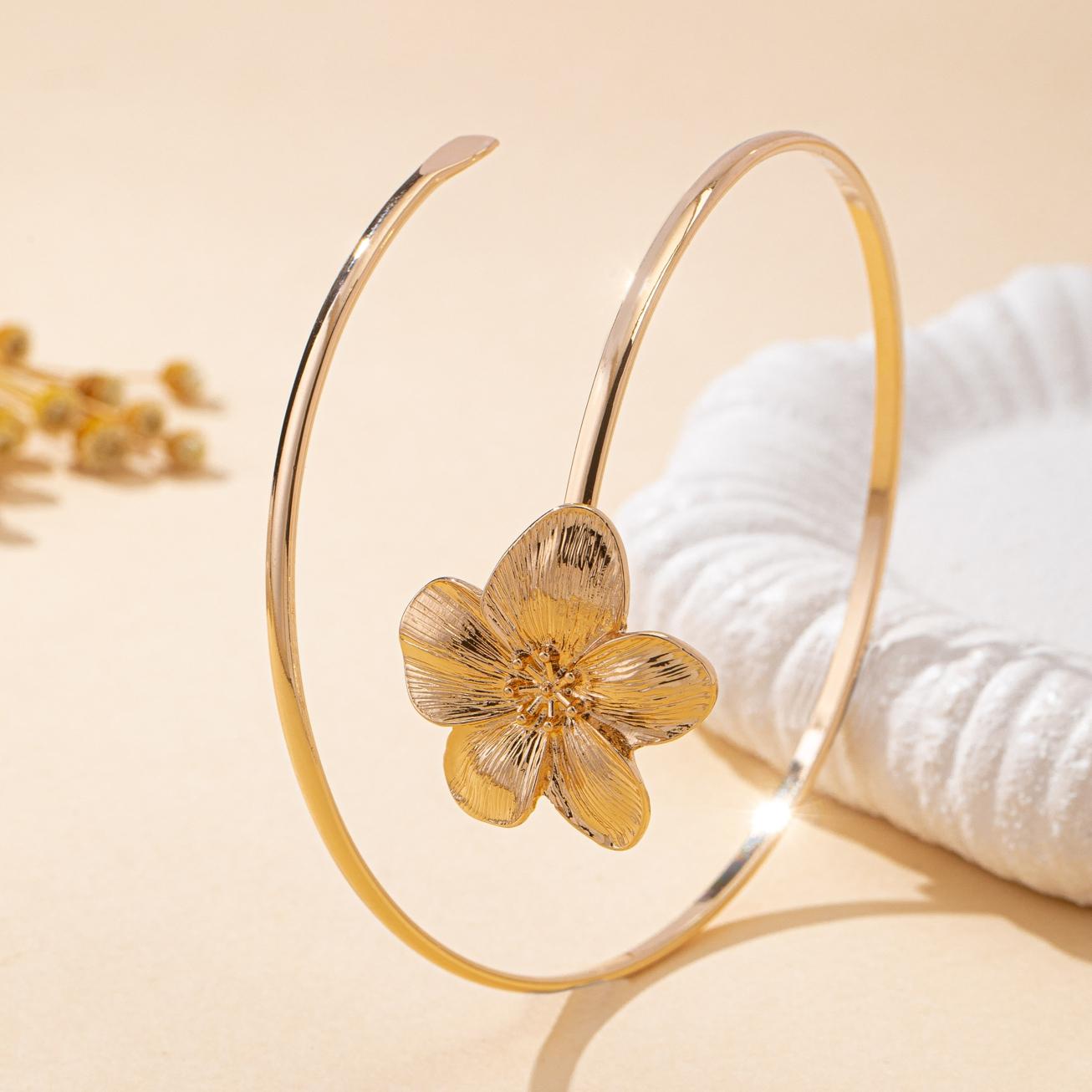 

A Women s Arm Bracelet, Simple Floral Women s Arm Bracelet, Suitable for Daily Wear and Banquet Wear