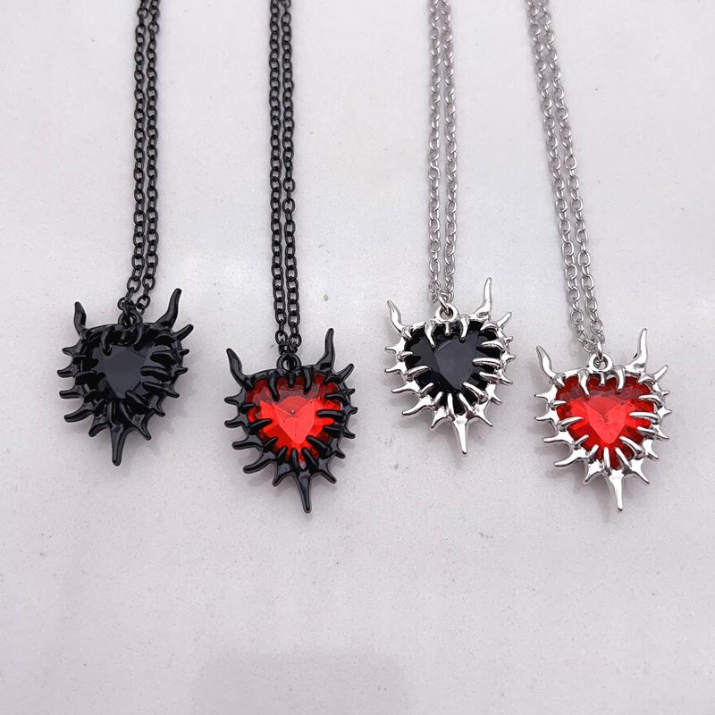 Gothic Heart Thorns Pendant Necklace For Women Men Hip-Hop Personality Trendy Charm Grunge Punk Jewelry Y2K Accessories