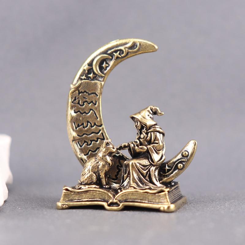 Moon Witch Statue Creative Desktop Decor Handmade Resin Craft Ornament for Home Office Tea Pet Gift