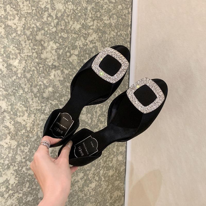 New Round Toe Square Buckle Flat Single Women's Shoes That Are Versatile and Fashionable