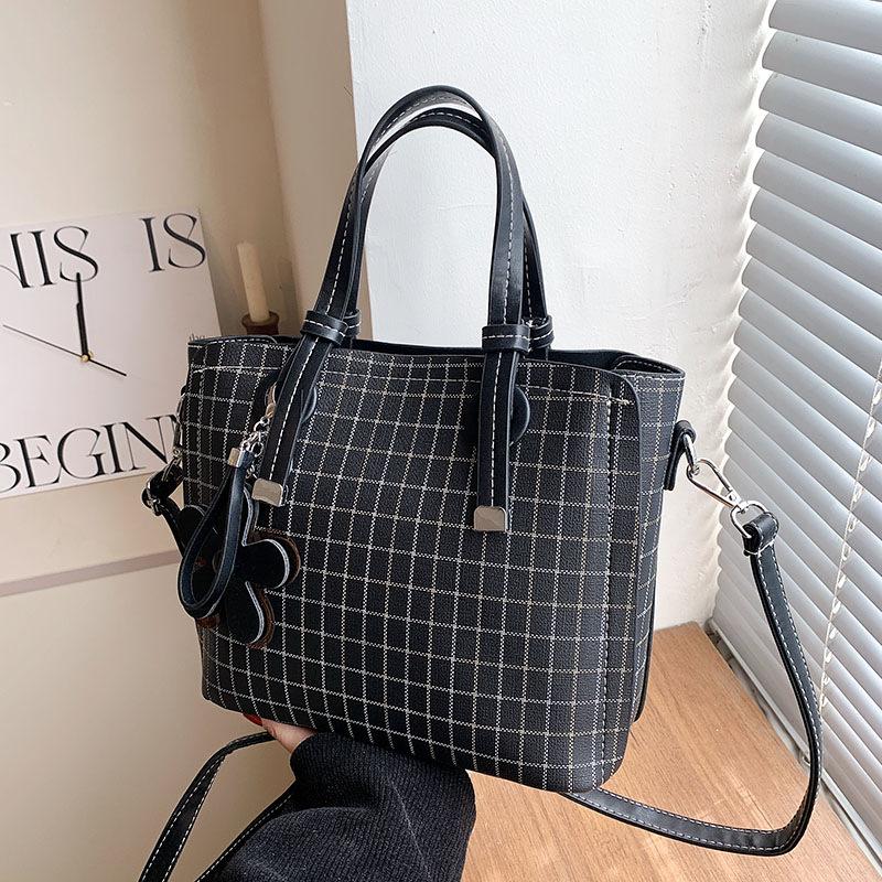 

Fashion shoulder bag large capacity handbag women s bag commuter bag plaid large bag women чорний