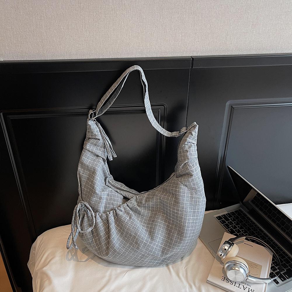 

Korean Ins Lazy Style Cow Horn Bag Large Capacity Canvas Bag Pleated Plaid Commuting Shoulder Crossbody Bag for Women сірий колір