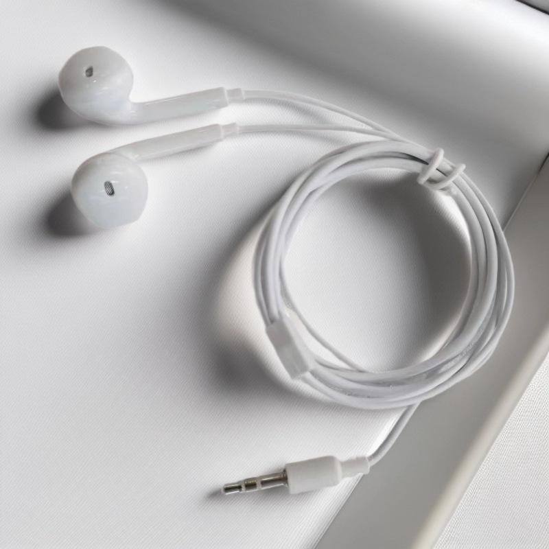 

Wired In-Ear Headphones for Calls, Recording, and MP3 білий