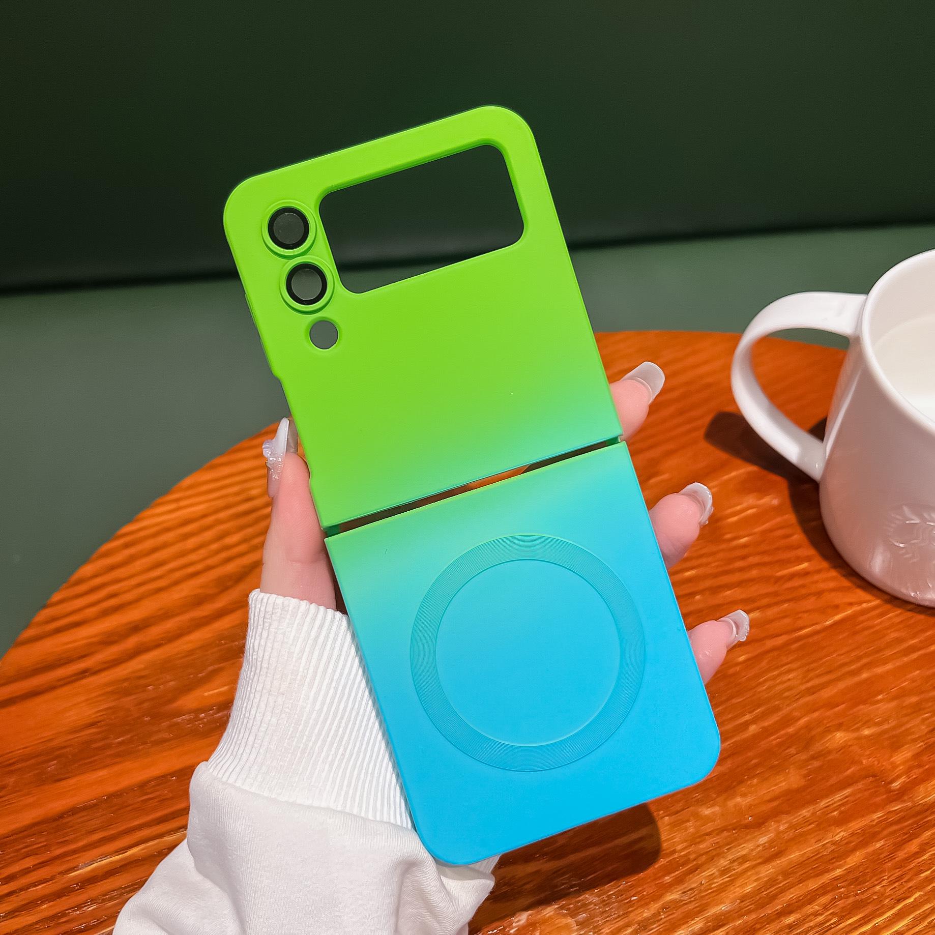 

Samsung Z Flip6 Foldable Gradient Magnetic TPU Case with Spray Paint Finish for Z Flip4/5. Samsung Z Flip5