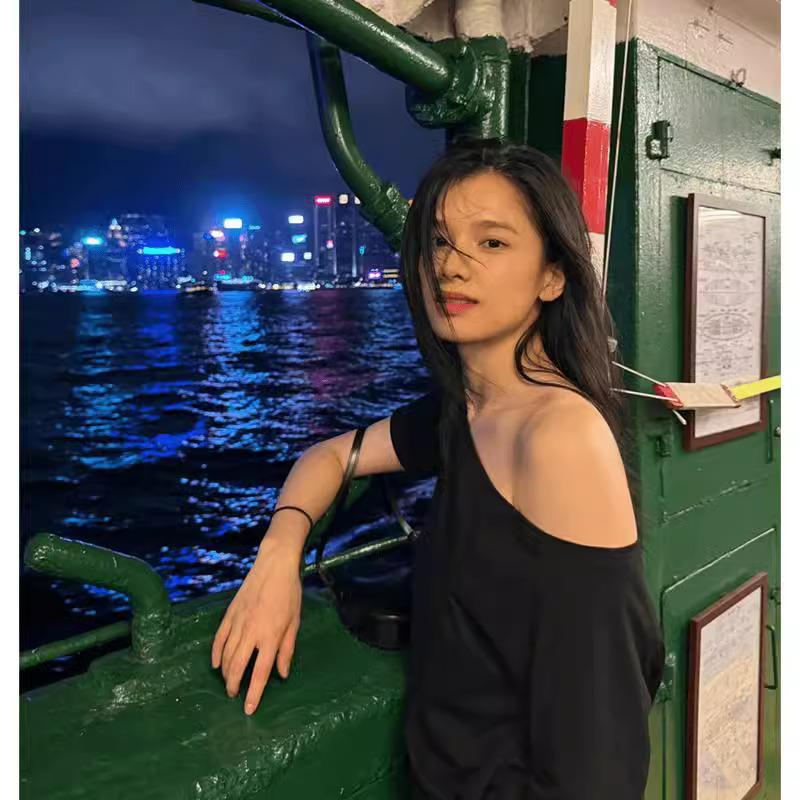 

Белый топ на одно плечо с коротким рукавом, облегающий, летний XXL