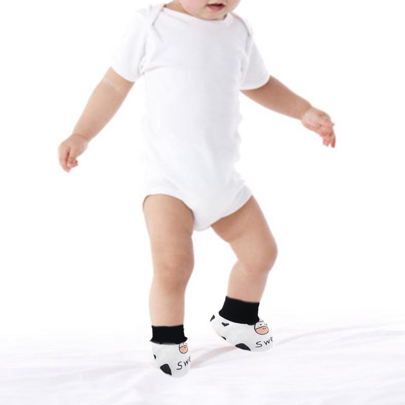 No Scratch Mittens Socks Set Toddler Mitts Baby Mittens Cotton Gloves Footwear Baby Breathable Gloves for Boys Girls