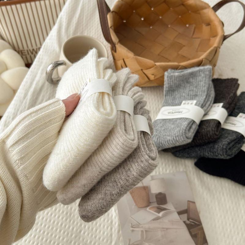 Einfarbige Warme Wollsocken für Damen mit Feinen Streifen und College-Stil, Verdickt für Herbst und Winter