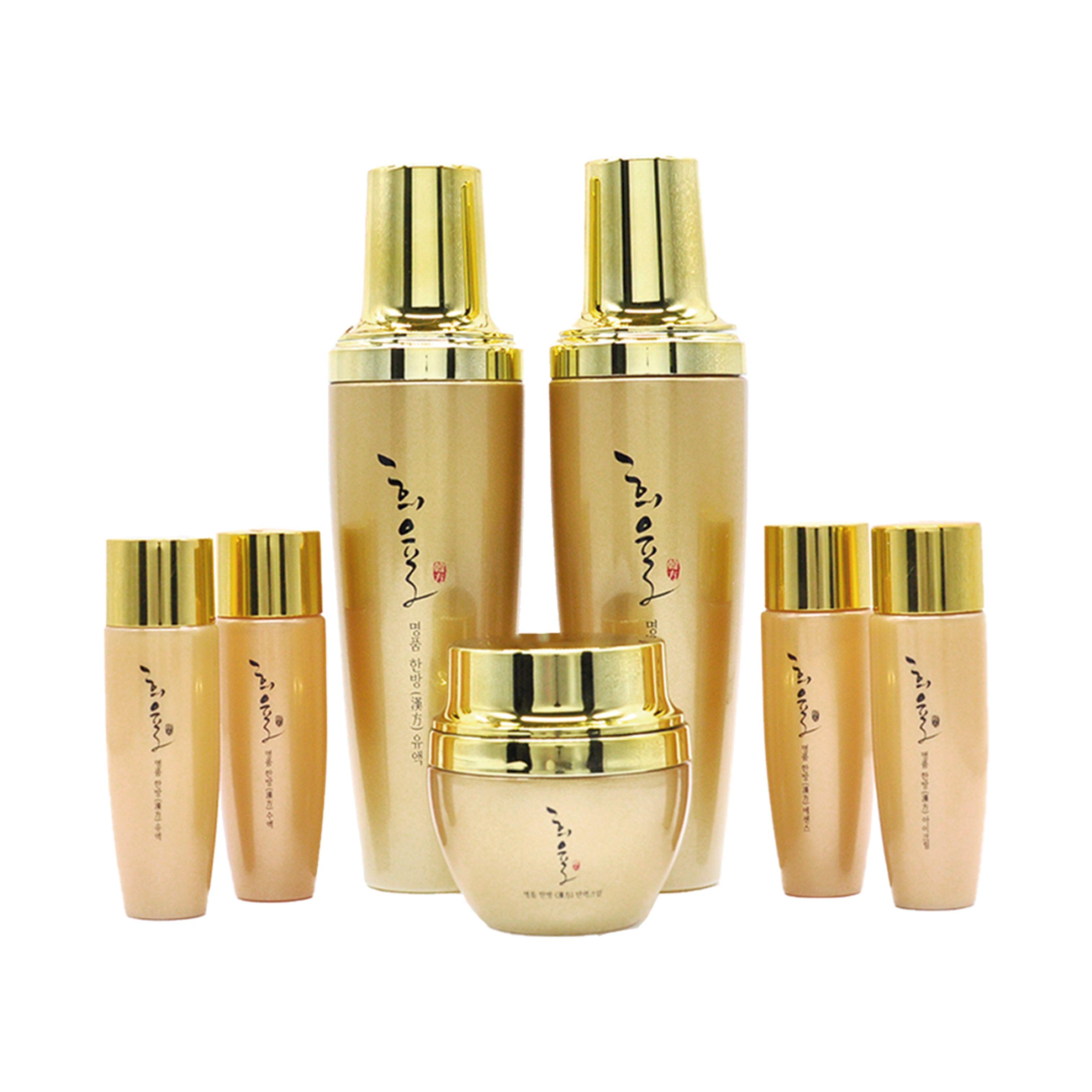 

lebelage Heeyul Premium Hanbang Skincare Set of 3(TONER 130ml+30ml/EMULSION 130ml+30ml/CREAM 30ml/ESSENCE 30ml/EYECREAM 30ml)