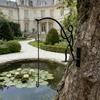 Elegant Fisherman Inspires Wall Mounted Plant Holder Metal Flowerpot Hanger For Indoor Outdoor Use