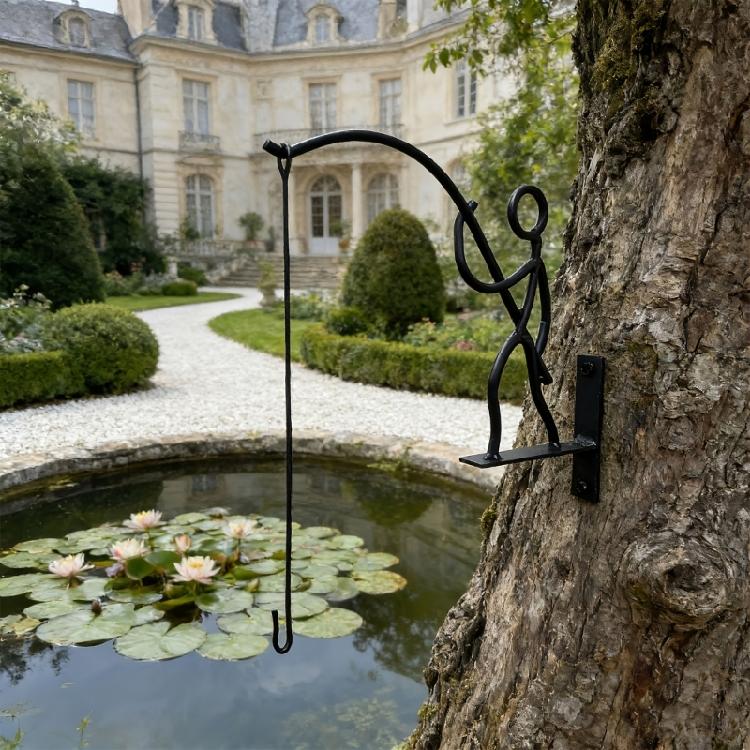 Elegant Fisherman Inspires Wall Mounted Plant Holder Metal Flowerpot Hanger For Indoor Outdoor Use