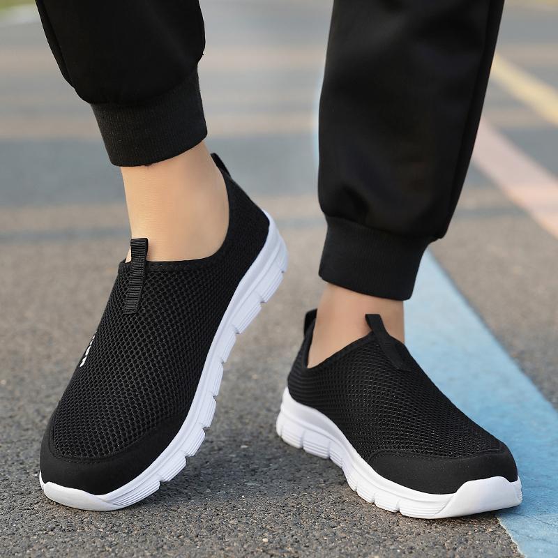 Fashion Men's and Women's Casual Breathable Walking Couple Shoes, Outdoor Soft, Lightweight, Fashionable Sports Shoes, 2025 New Model