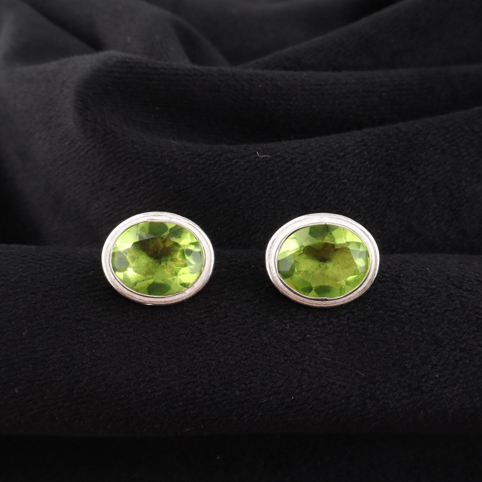 

Хризолит Драгоценный Камень 925 Стерлинговое Серебро Подарок Ювелирное Изделие Ручной Работы Серьги-Пуссеты 0,5 EE-178-8