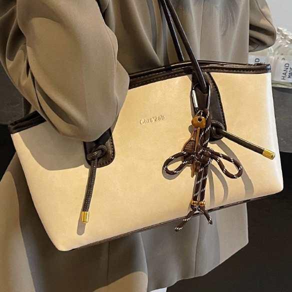 2025 High-End Retro Women's Large Capacity Autumn Commuter Tote Bag