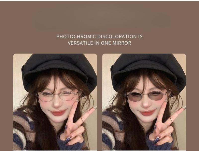 Light-sensitive Photochromic Myopia Eyeglasses for Men And Women Luxury Blue Lightweight Filtering Eyeglasses Fashion Oval-shaped Frame (0 To -4.0)