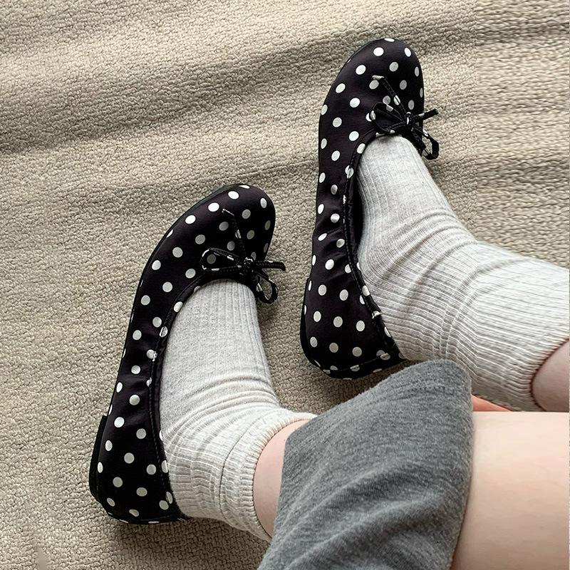 Sheepskin version~ French retro round head bow light mouth single shoes women's black polka dot soft surface ballet flats