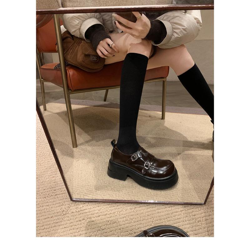 

~ Туфли-лоферы miu с двойной пряжкой, с круглым носком и бархатной платформой, маленькие кожаные туфли, одинарная обувь для женщин 40 коричневый