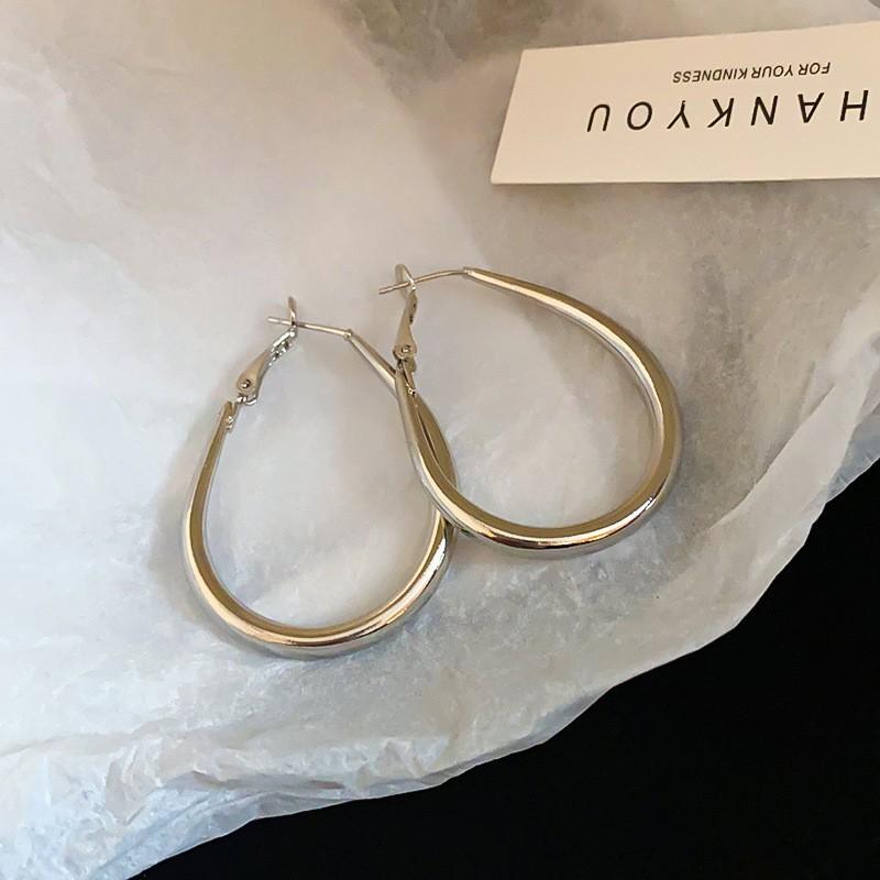 European and American plain ring earrings, stud earrings, cold wind, niche earrings, temperament earrings, light luxury