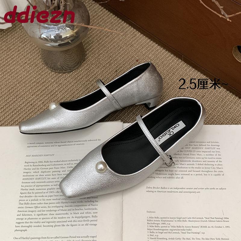 Fashion Female Buckle Strap Footwear Pumps Ladies Heeled Shoes 2025 New Spring Autumn Fashion Shallow Women Low Heel Mary Janes Shoes