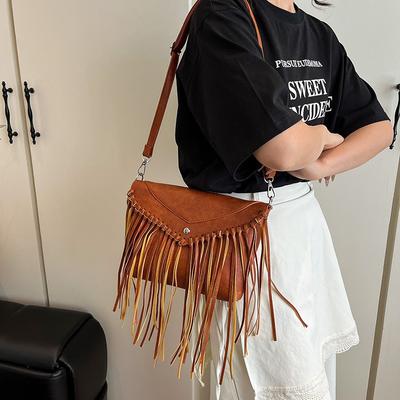 Cool Spice Girl Rivet Bag Women's 2025 New Fashion Tassel Messenger Bag Summer Versatile Wax Leather Messenger Bag
