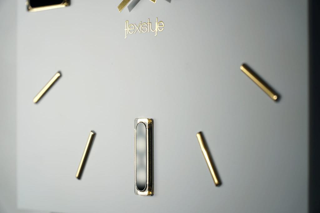 Modern wall clock white brilliant 30cm