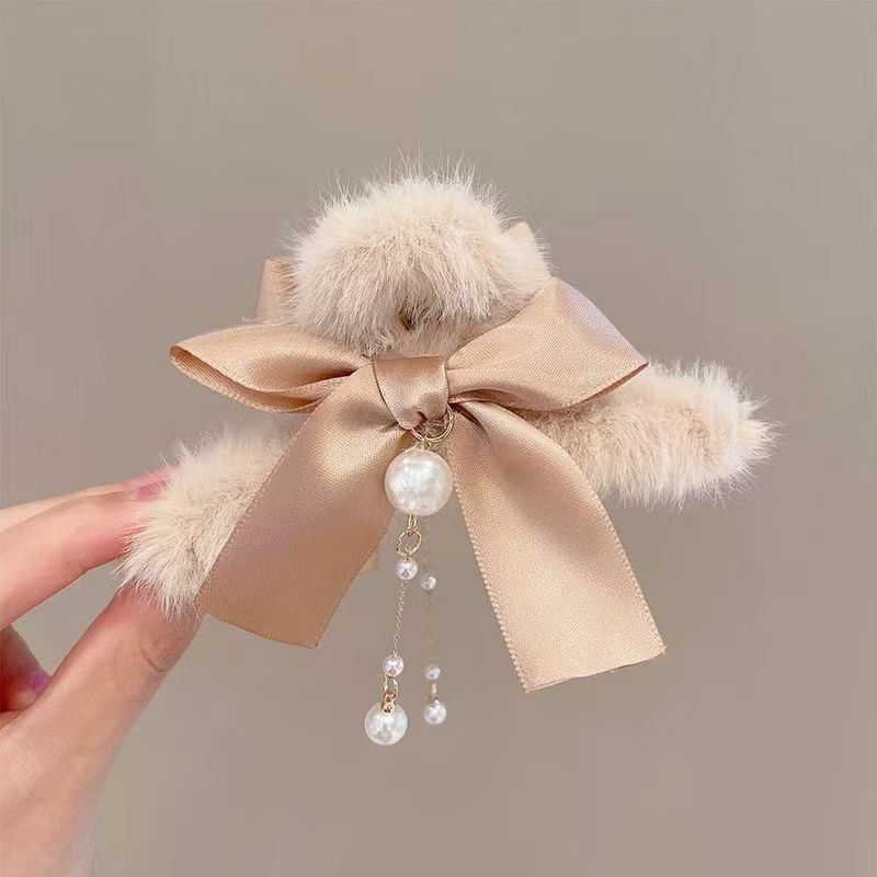 Winter Love Heart Plush Claw Clip Temperamental Tassel Hair Clip Fashion Girls Hair Accessories Clip