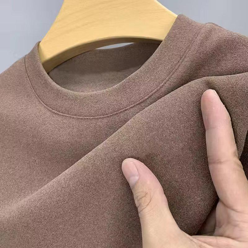 Men's German Velvet Long-Sleeve Round Neck T-Shirt - Hong Kong Style Casual Top for Autumn/Winter 2023.