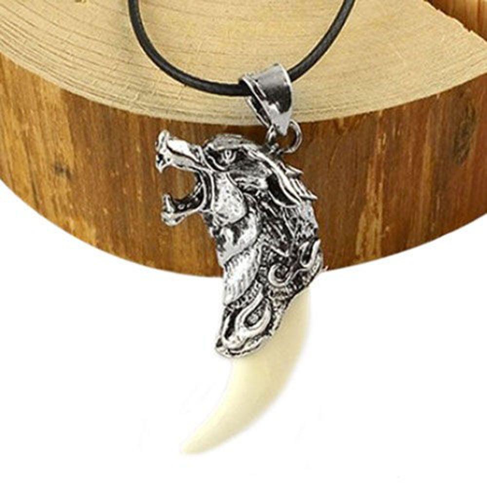 Elegant Boy Hot Sale Wolf Tooth Necklace Domineering Pendant Titanium Steel Fashion