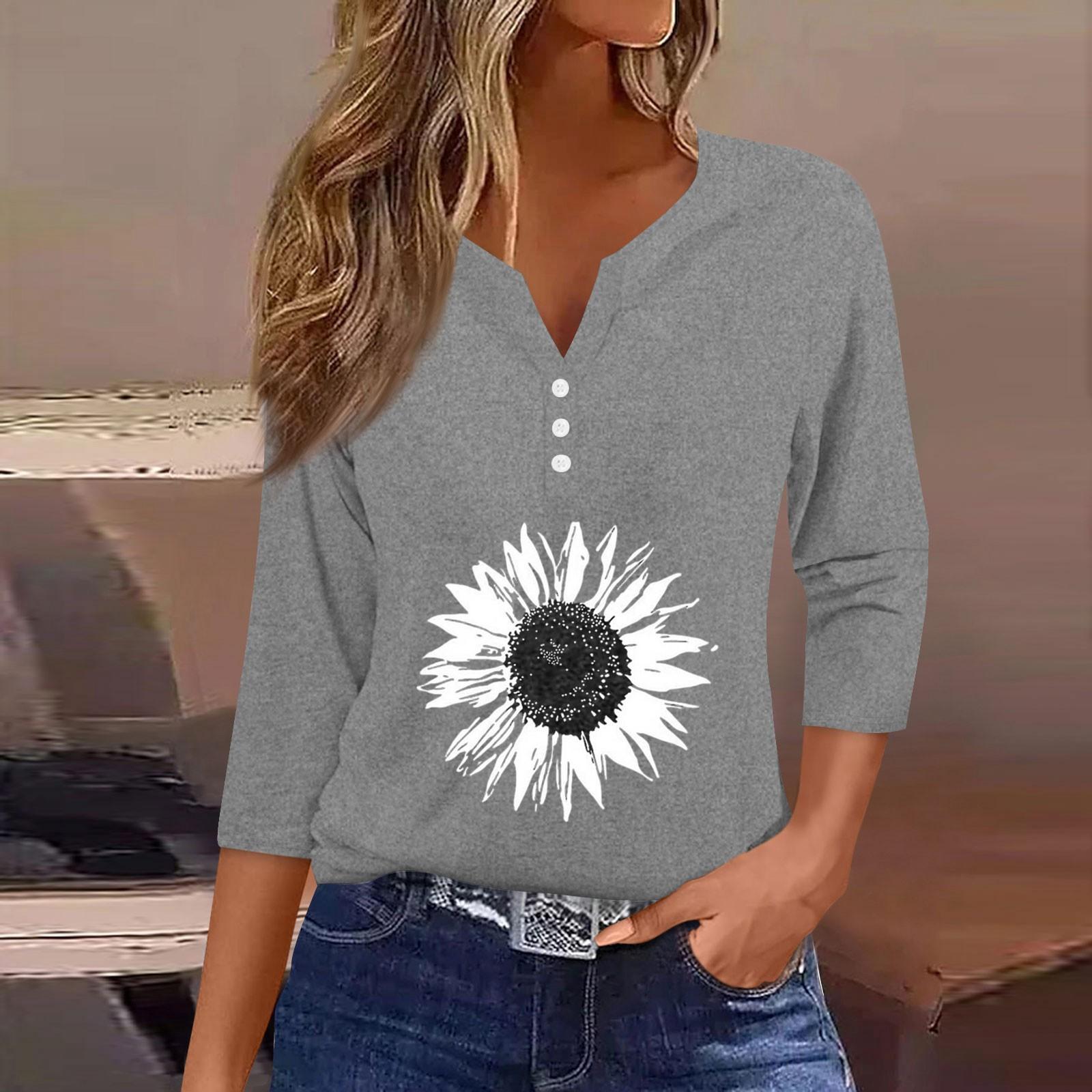 

Жен. Футболка Футболка С принтом Пуговицы Рукав 3/4Ежедневно Выходные Мода Классический Топ с v-образным вырезом Обычный L