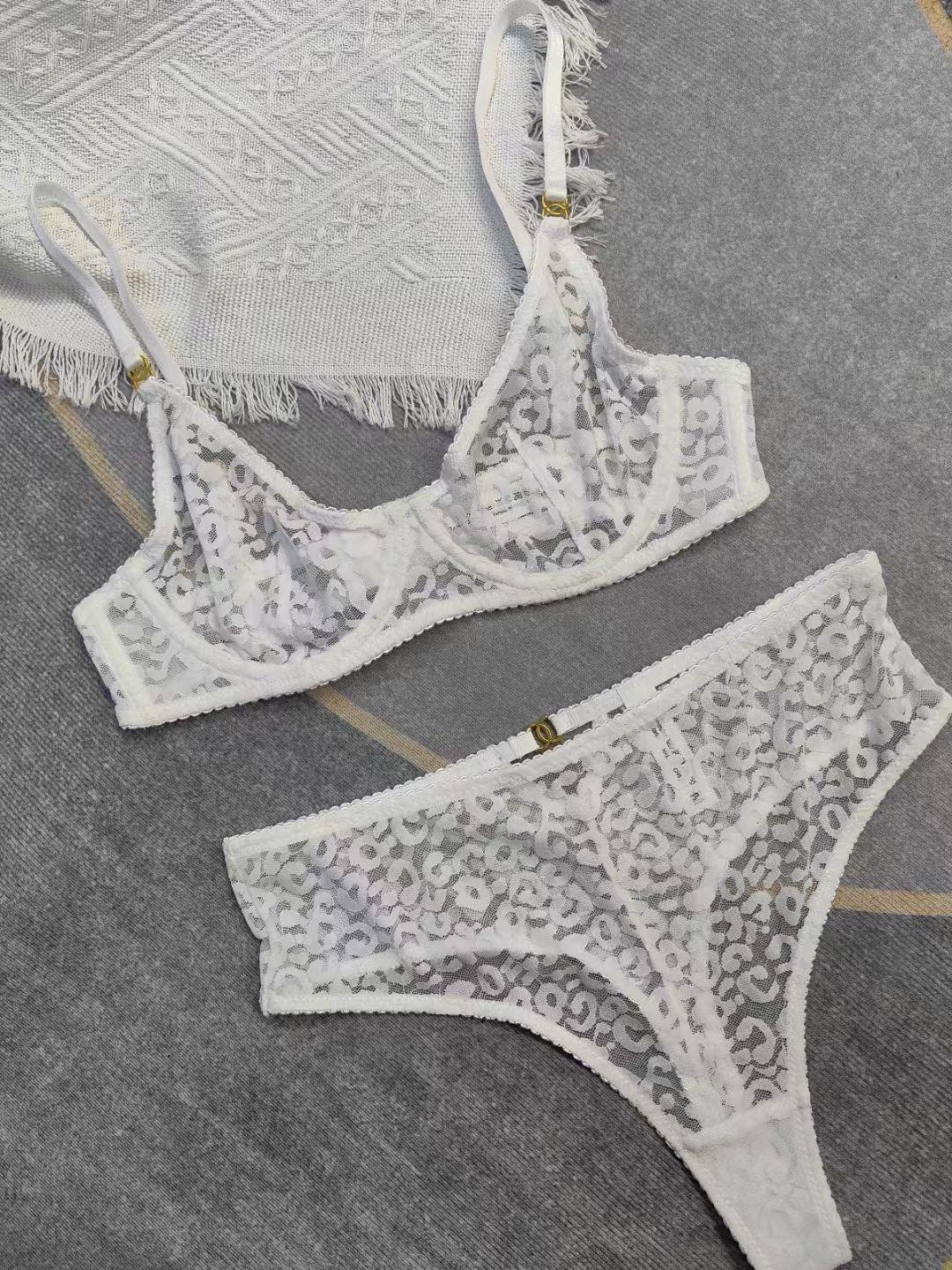 

Sexy jacquard lace underwear French ultra-thin perspective large chest small underwear anti-sagging large size bra cover S білий