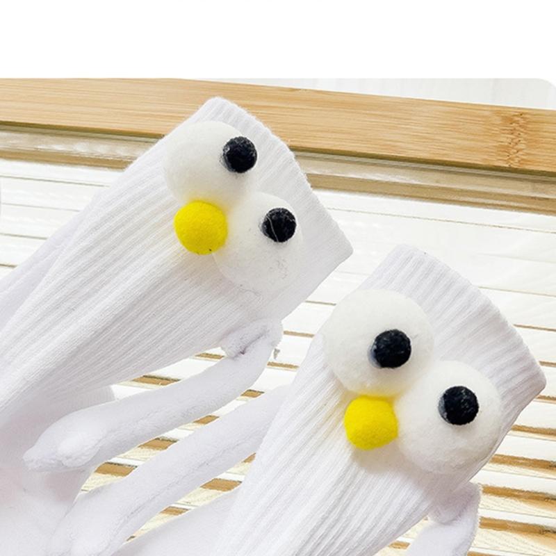 Magnetic Couple Socks Funny Doll Hand in Hands Matching Crew Socks for Bestfriend Boyfriend Girlfriend Friendship Socks