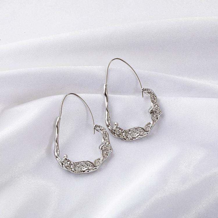 

European and American retro temperament wholesale new trendy cold wind exaggerated earrings irregular metal dumb gold long earrings